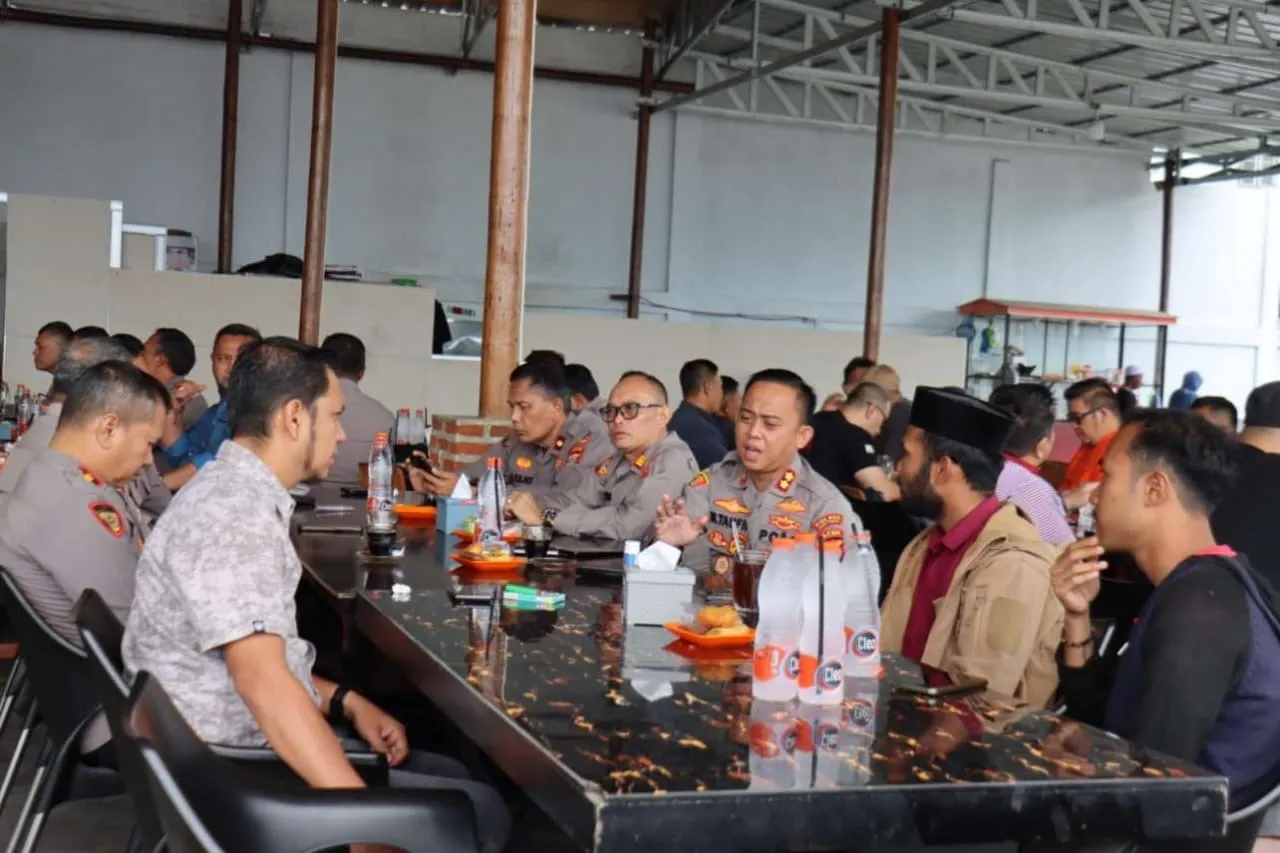 Terus Ciptakan Kamtibmas Lewat Ngopi, Kapolres Aceh Tengah Ajak Mahasiswa dan Masyarakat Bersinergi untuk Aceh Tengah Bermartabat