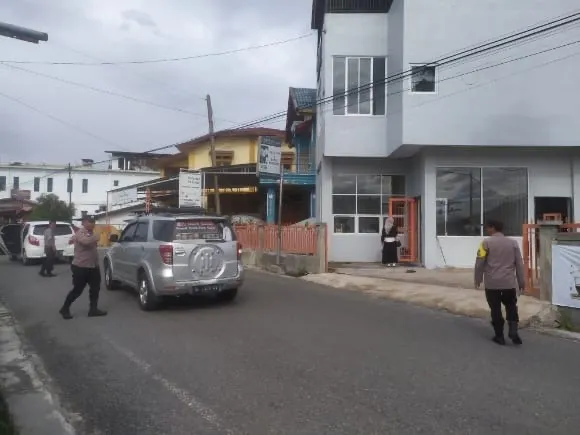 Polsek Kota Takengon Hadir di Sejumlah Titik Padat Aktivitas, Berikan Pelayanan Pagi bagi Masyarakat