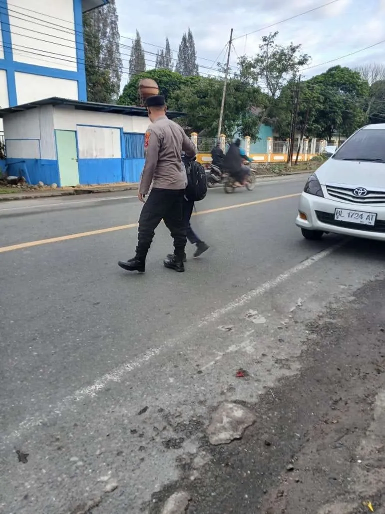 Polsek Pegasing Hadir di Pagi Hari, Wujudkan Rasa Aman di Jalan Takengon–Isak