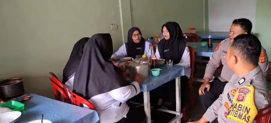 Ngopi Pagi di Warung, Polsek Kute Panang Dekatkan Diri dengan Warga Bahas Kamtibmas