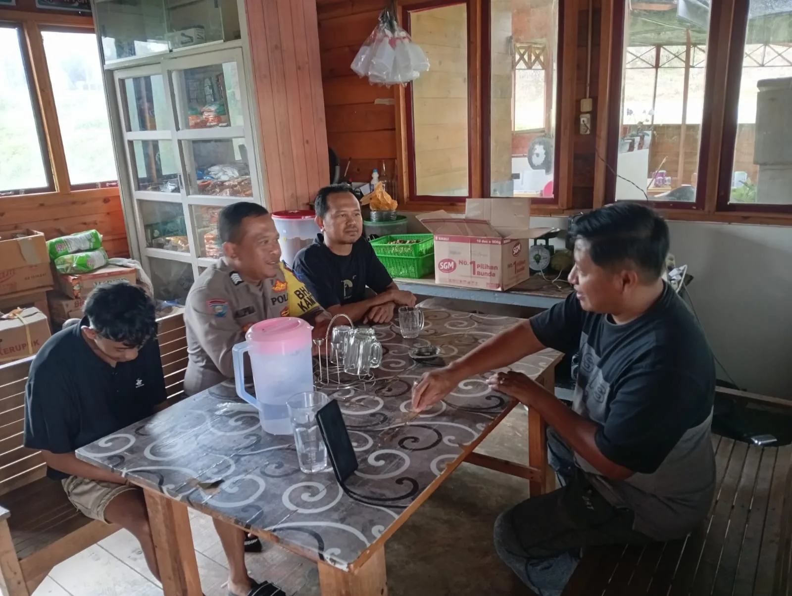 Polsek Linge Rangkul Warga Lewat Kupi Soboh Kamtibmas di Pagi Hari