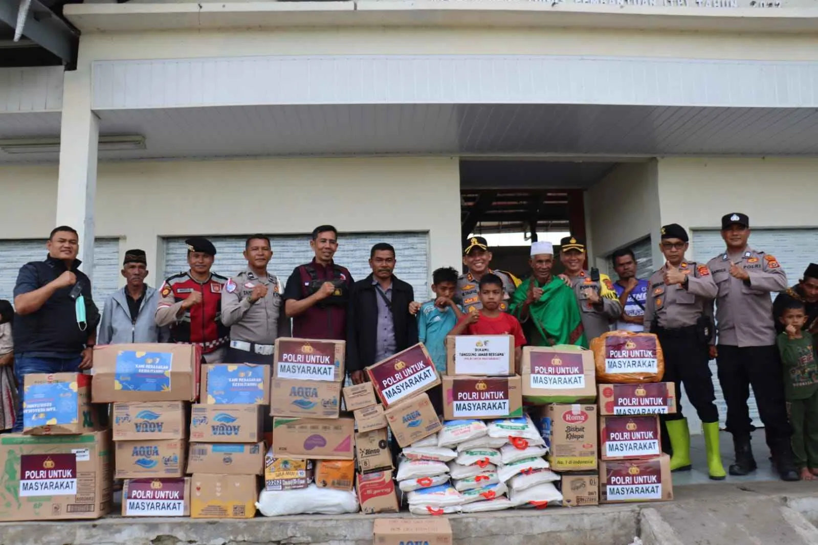 Kapolres Aceh Tengah Sapa Warga Pengungsi di Kecamatan Ketol