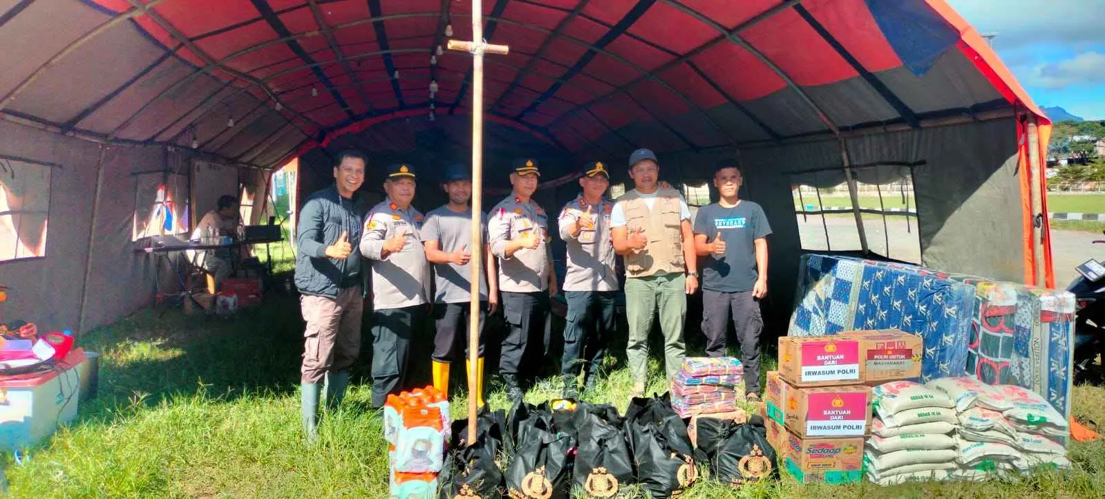 Kapolres Aceh Tengah Distribusikan Bantuan Kemanusiaan Kapolri ke Posko Relawan Pemuda Gayo dan Kecamatan Celala
