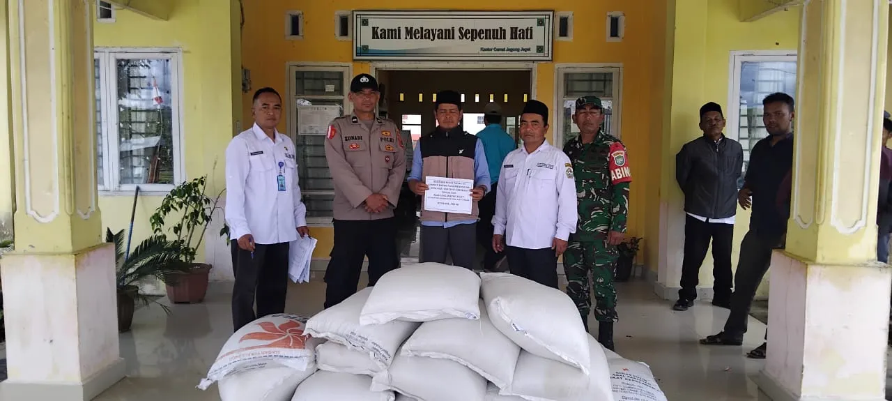 Polsek Jagong Jeget Kawal Penyaluran Bantuan Pangan