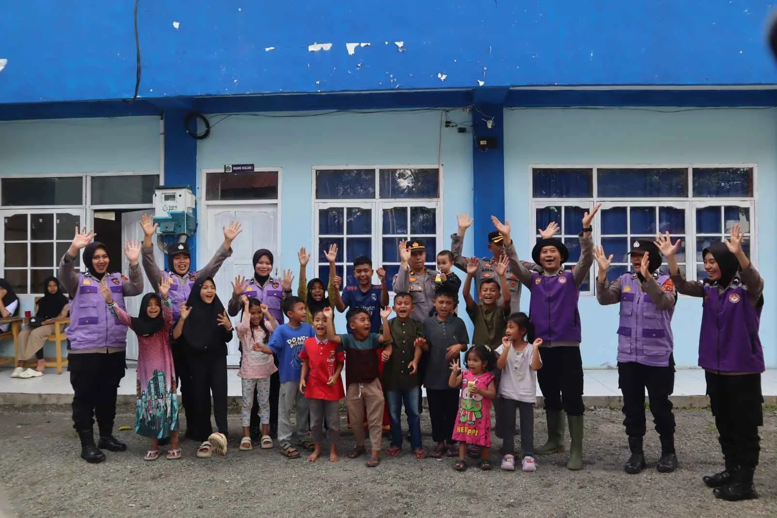 Tim Psikologi Trauma Healing Polda Aceh dan Polres Aceh Tengah Pulihkan Semangat Anak-Anak di Posko Pengungsian