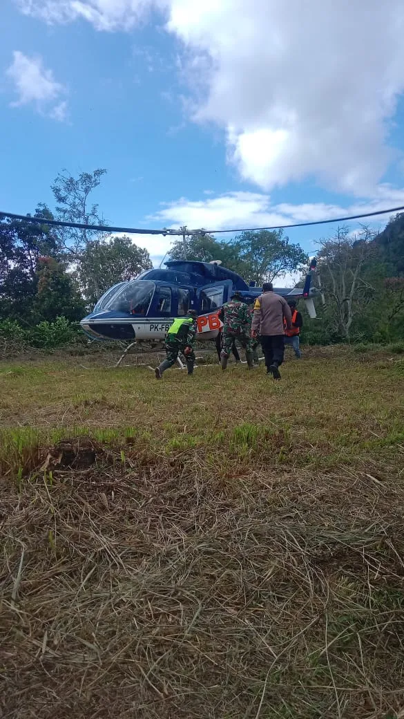 TNI–Polri Laksanakan Pengamanan dan Evakuasi Bantuan Logistik via Udara di Sejumlah Titik Pendaratan Aceh Tengah