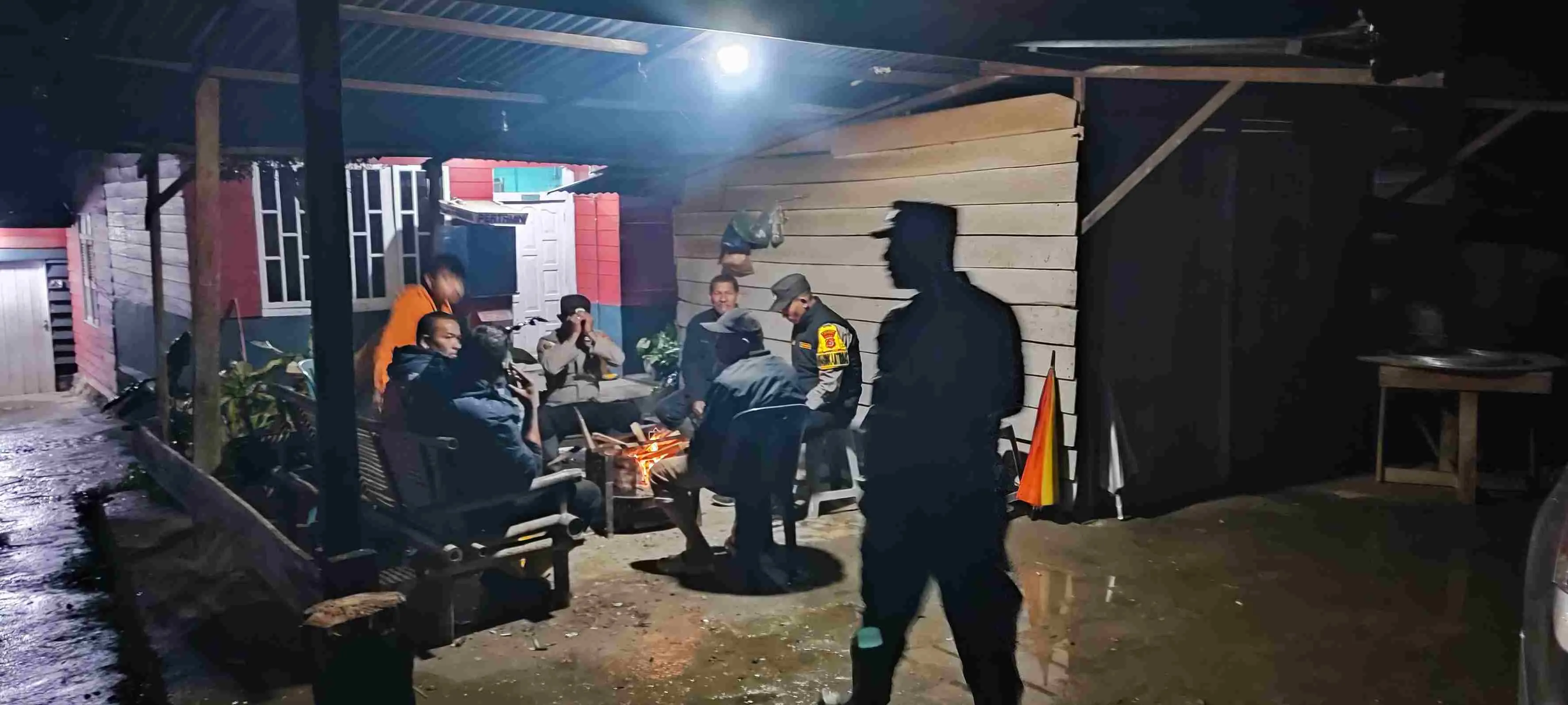 Patroli Kamtibmas Malam Hari, Polsek Lut Tawar Hadir Jaga Kondusivitas Wilayah