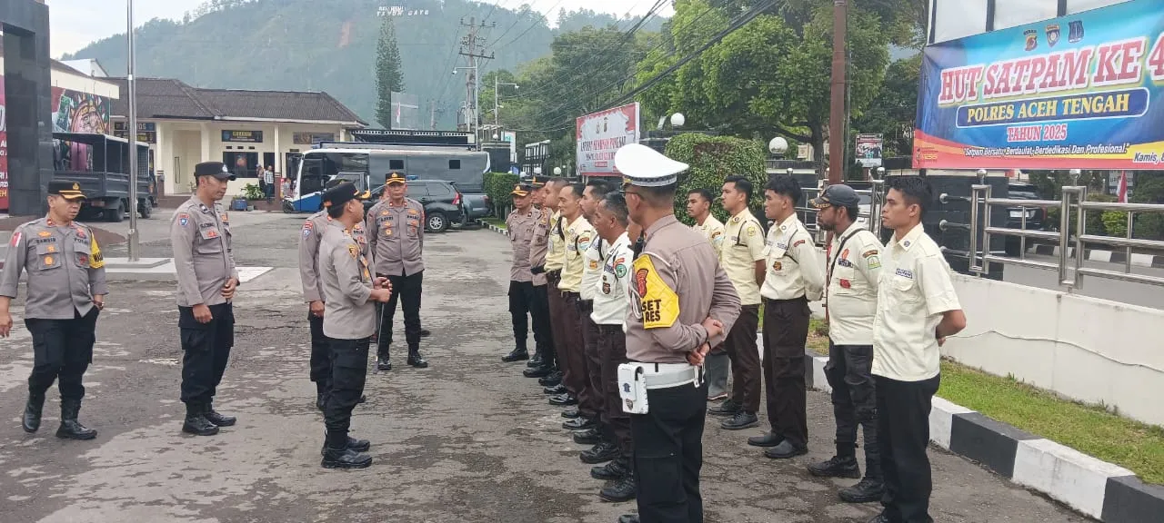 Peringati HUT Satpam ke-45, Polres Aceh Tengah Bersama Satpam Gelar Bakti Sosial untuk Korban Banjir dan Longsor