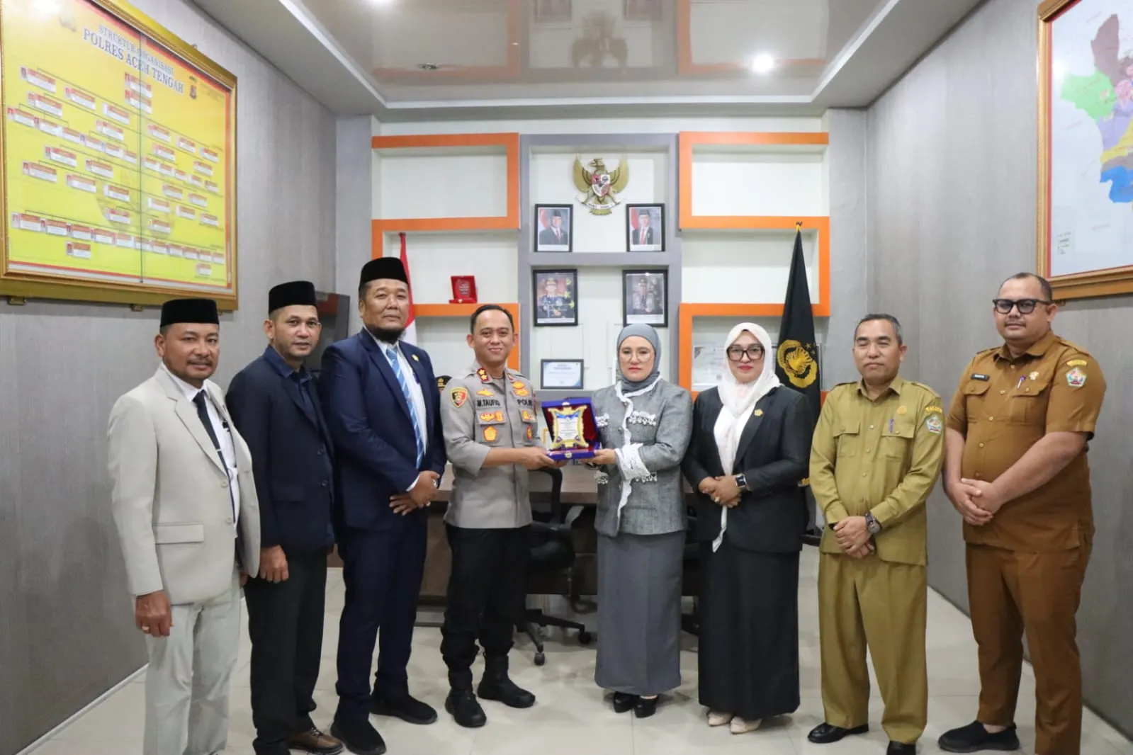 Polres Aceh Tengah Terima Penghargaan DPRK atas Peran Aktif Penanganan Bencana Hidrometeorologi