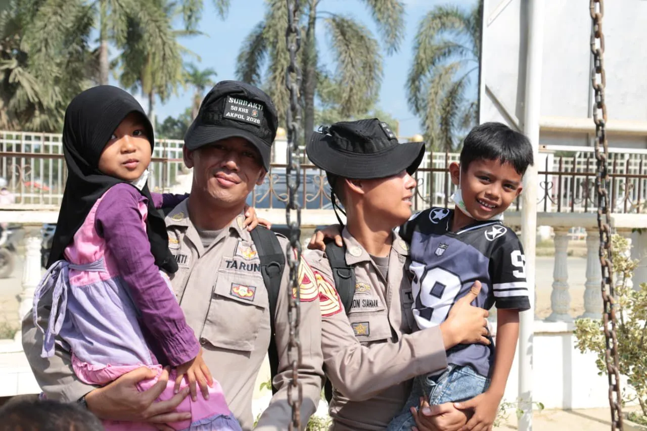 Murid TK Bhayangkari Aceh Tamiang Antusias Bermain Bersama Taruna Akpol Peserta Latsitardanus
