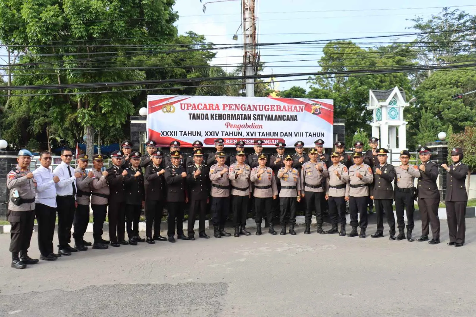 25 Personel Polres Aceh Tengah Terima Tanda Kehormatan Satyalencana Pengabdian dari Negara