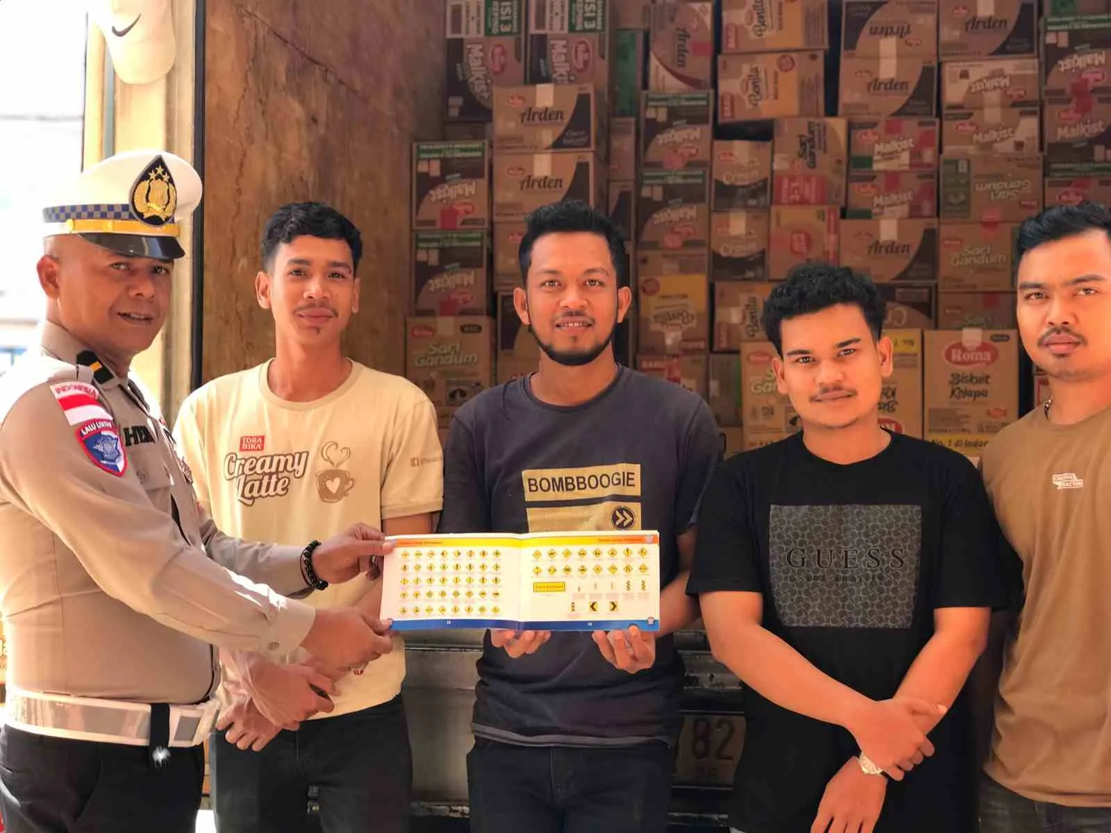 Ops Keselamatan, Satlantas Polres Aceh Tengah Sosialisasikan Tertib Berlalu Lintas kepada Pengemudi Angkutan Barang