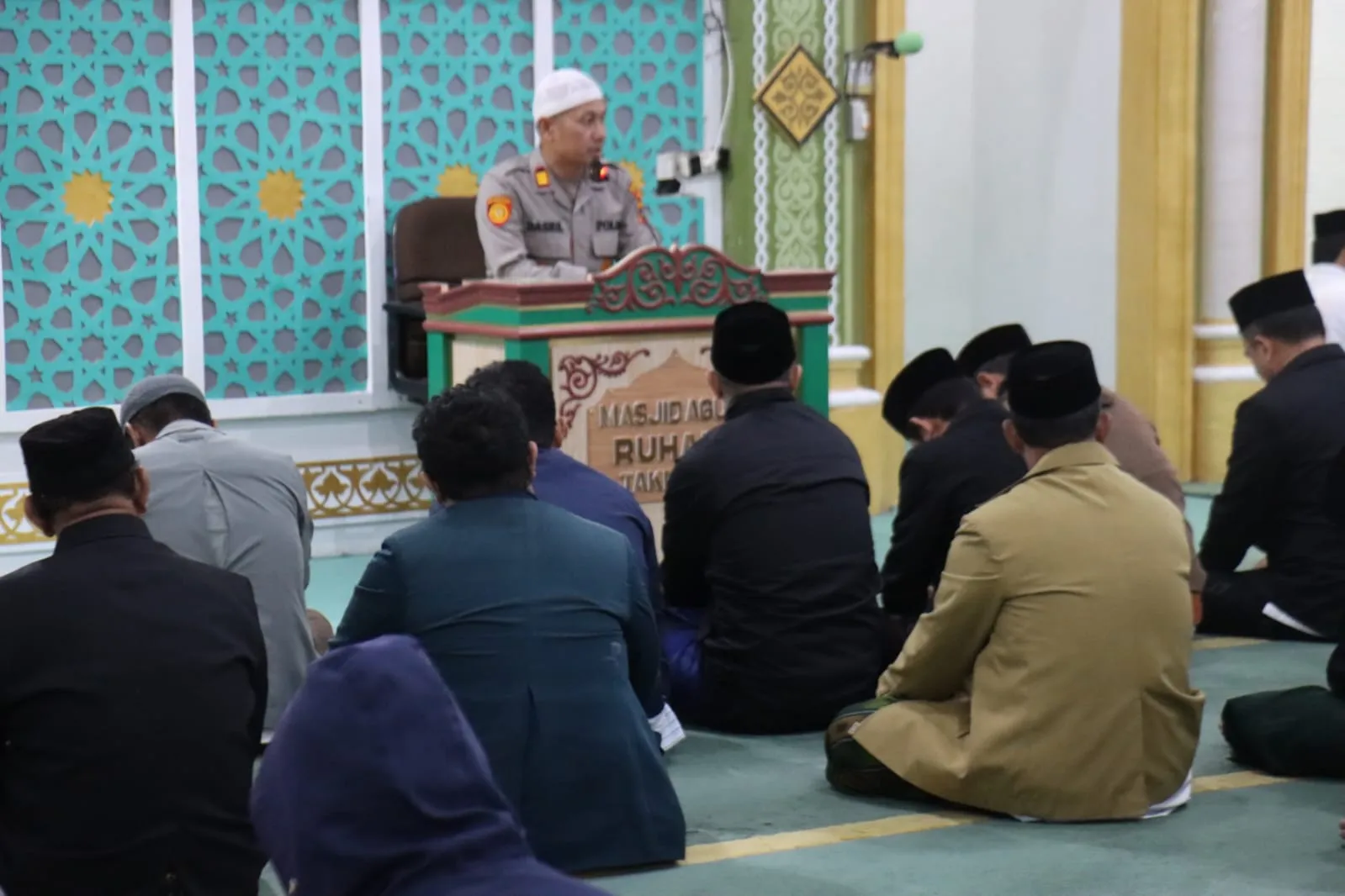 Safari Subuh di Masjid Ruhama, Kapolsek Bebesen Ajak Orang Tua Lebih Peduli terhadap Anak