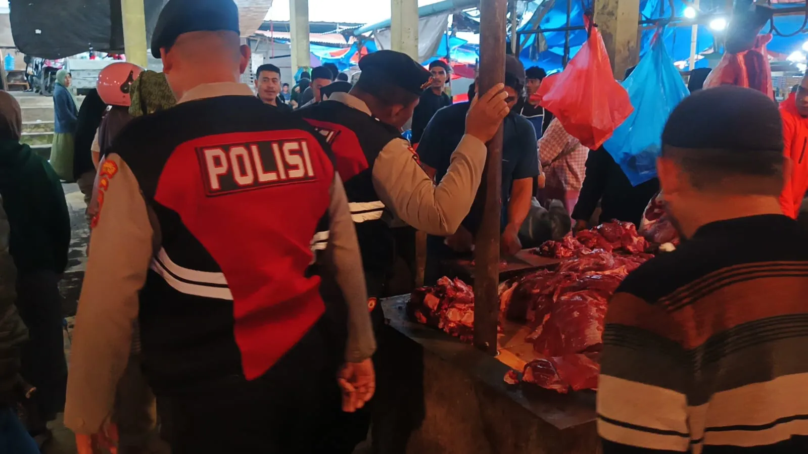 Polres Aceh Tengah Lakukan Pengamanan dan Pengaturan di Pasar Daging Meugang