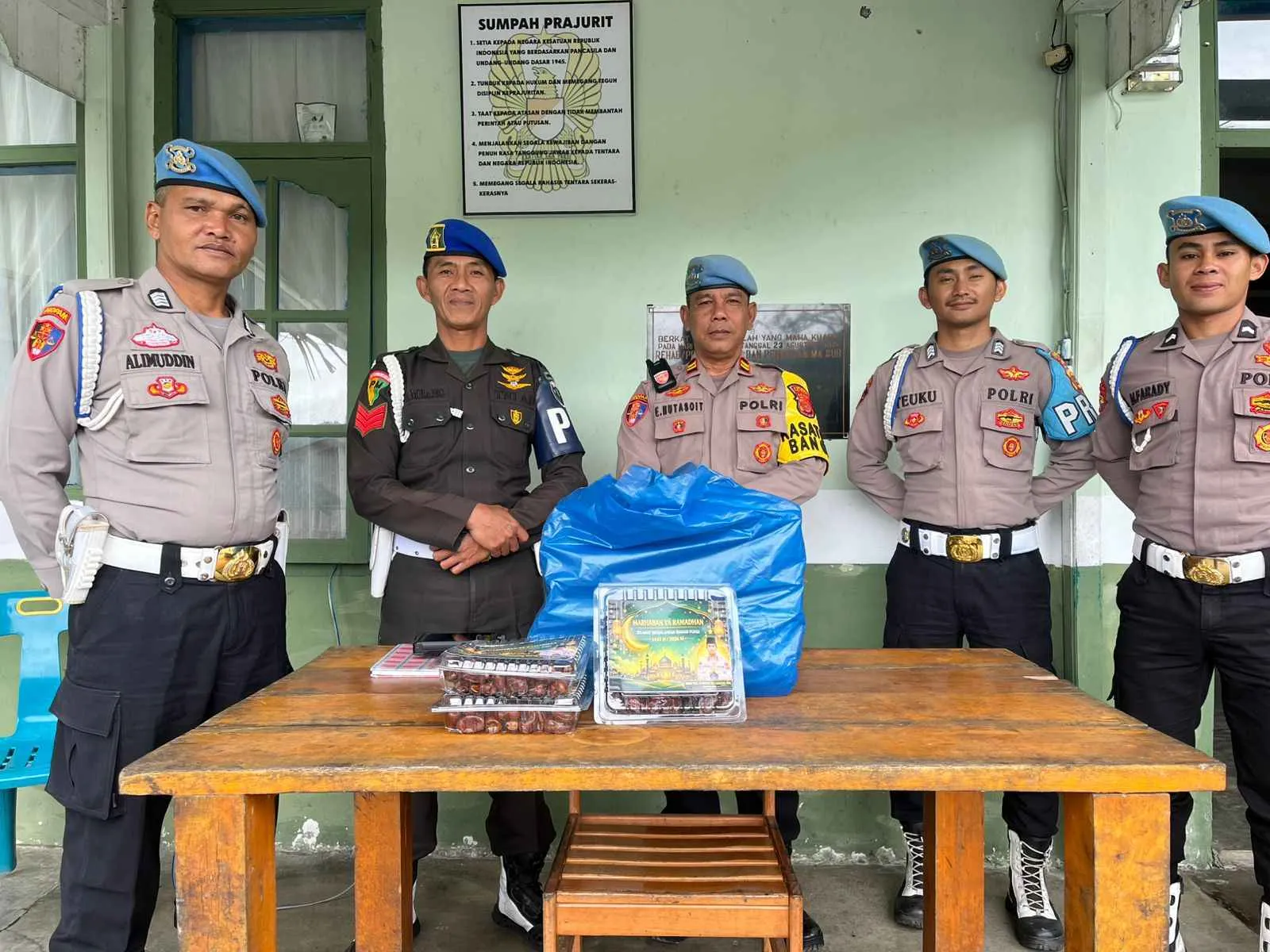 Perkuat Sinergitas, Propam Polres Aceh Tengah Silaturahmi ke Subden POM 1-5 dan Salurkan Kurma Kapolda Aceh