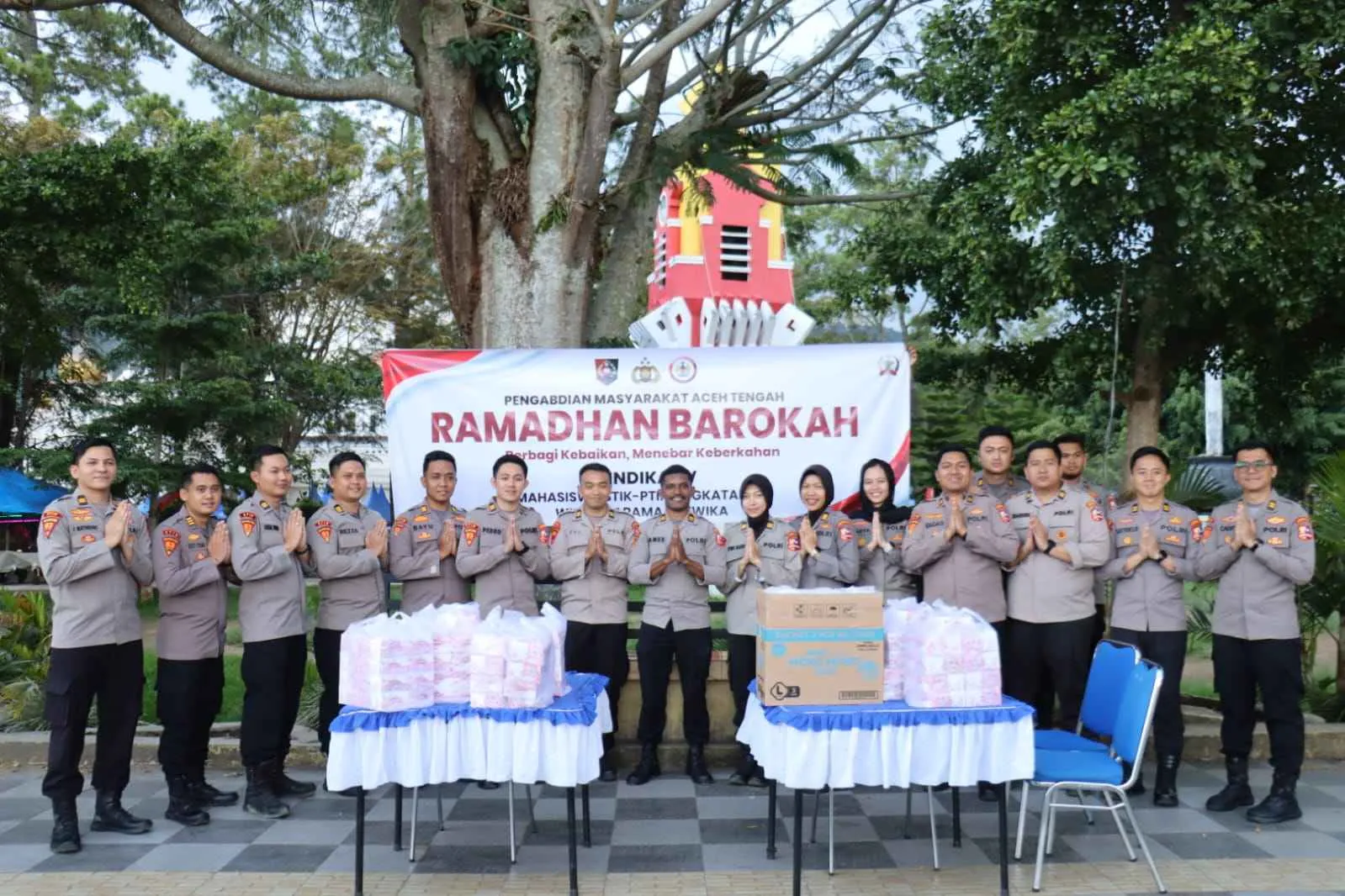 Polres Aceh Tengah dan Mahasiswa STIK Angkatan 83 Berbagi Takjil, Tebar Berkah Ramadhan