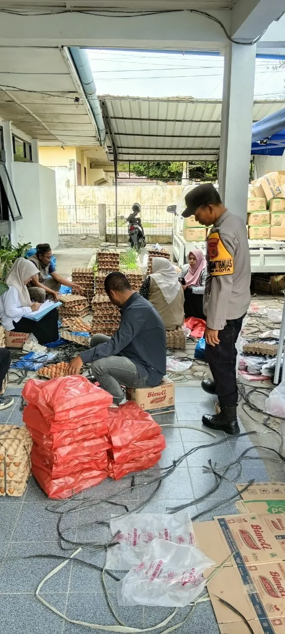 Polsek Kebayakan Lakukan Pengamanan Pasar Murah Tanggap Inflasi Jelang Idul Fitri di Aceh Tengah