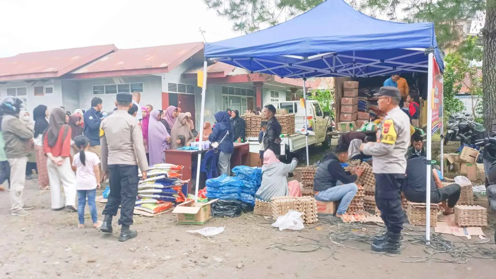 Polsek Pegasing Amankan Pasar Murah Tanggap Inflasi di Aceh Tengah, 750 Paket Sembako Diserbu Warga