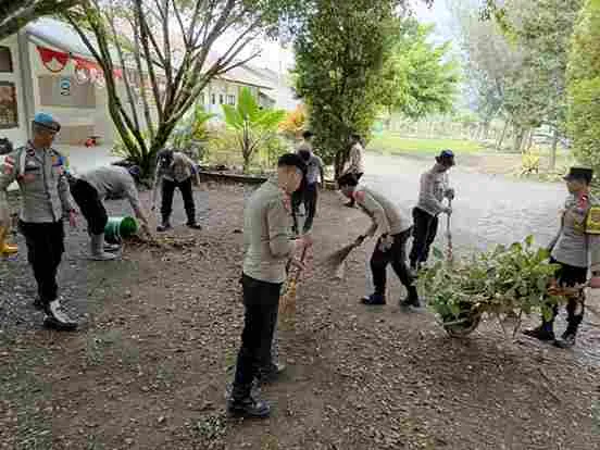 Dari Sekolah hingga Mako, Kurve Serentak Polres Aceh Tengah Wujudkan Lingkungan Bersih dan Nyaman