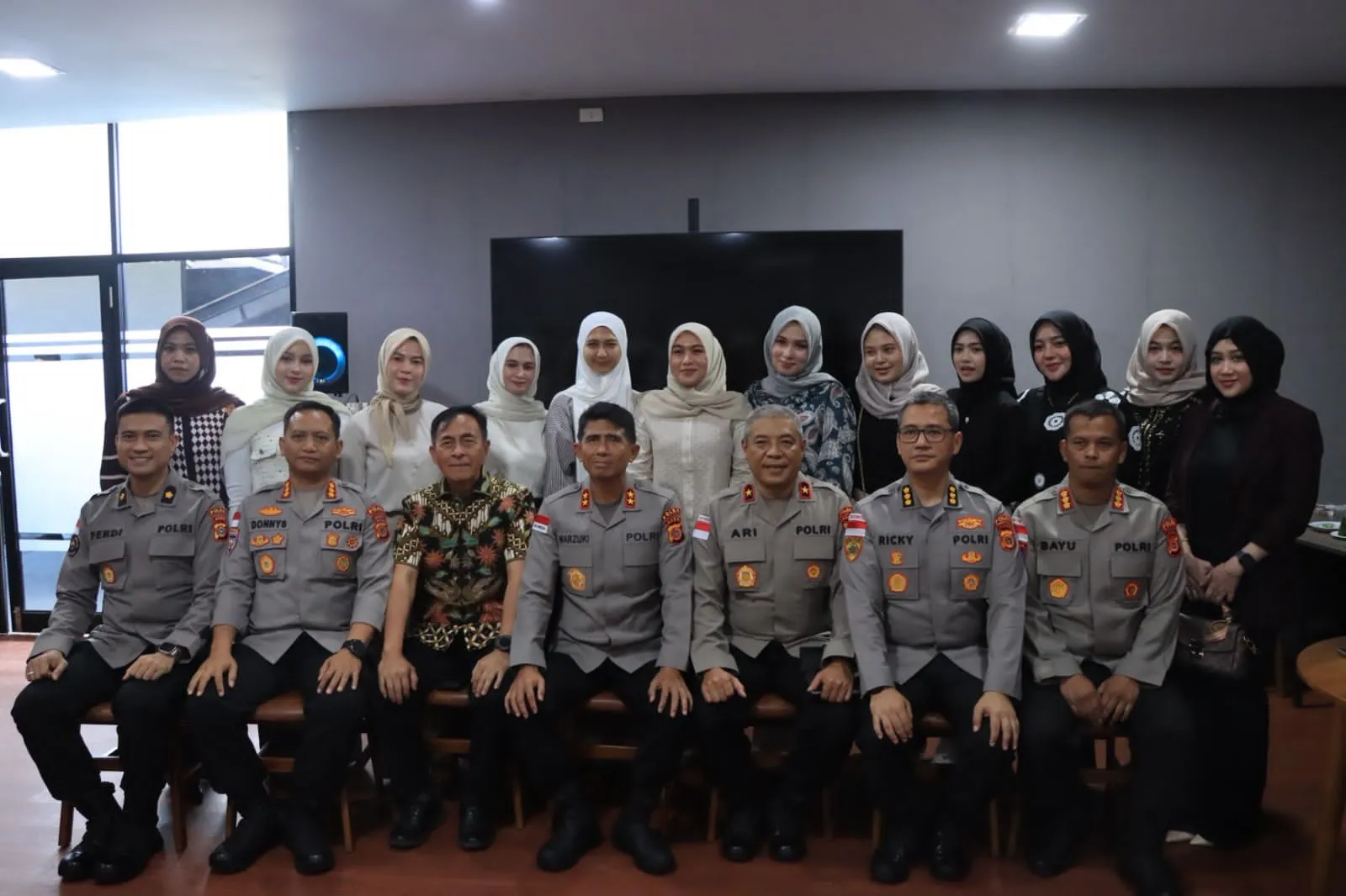 Kapolda Aceh Ajak Influencer Muda Sajikan Konten Berimbang dalam Kegiatan Saweu Keude Kupi