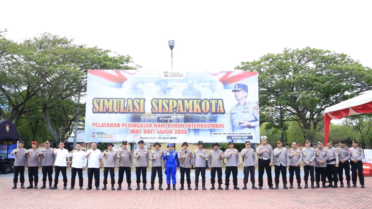 Polda Aceh Simulasikan Sispamkota, Tegaskan Pelayanan Humanis Jelang May Day 2026