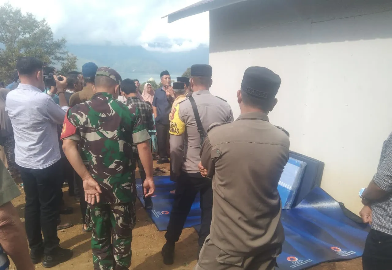 Bersama Pemkab Aceh Tengah, Polsek Bintang Monitoring Huntara Korban Banjir dan Longsor
