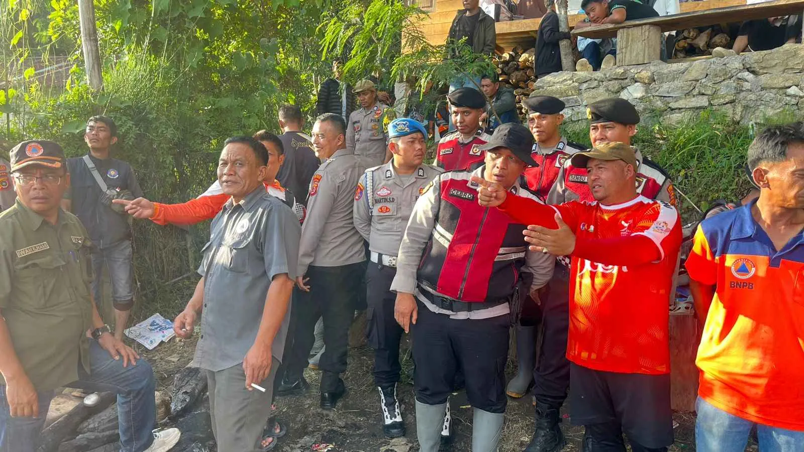 Polres Aceh Tengah Bantu Evakuasi Korban Tenggelam di Danau Lut Tawar, Pencarian Satu Korban Masih Berlangsung