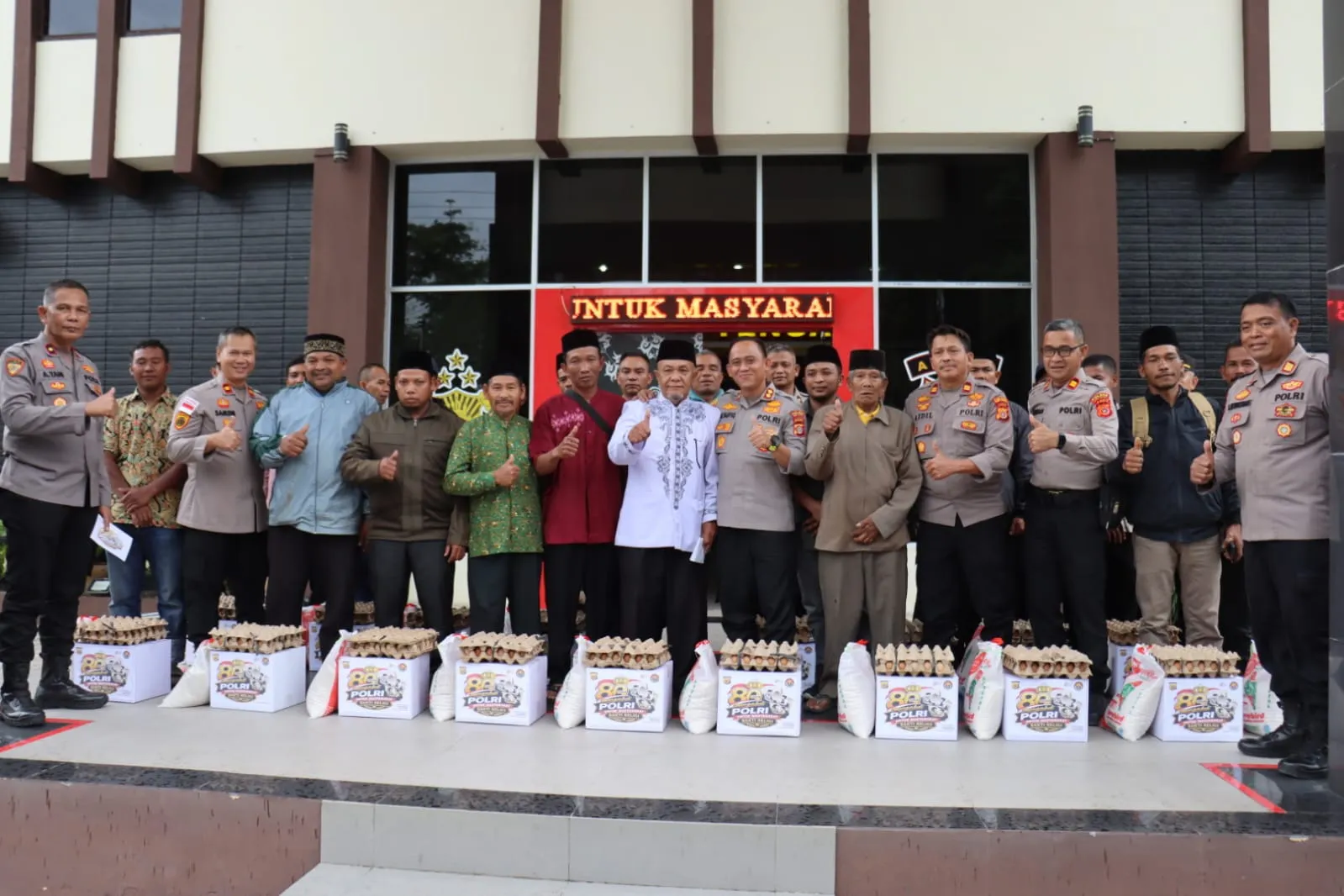 Sambut Hari Bhayangkara ke-80 Penuh Berkah, Polres Aceh Tengah Berbagi dengan Amil Jenazah
