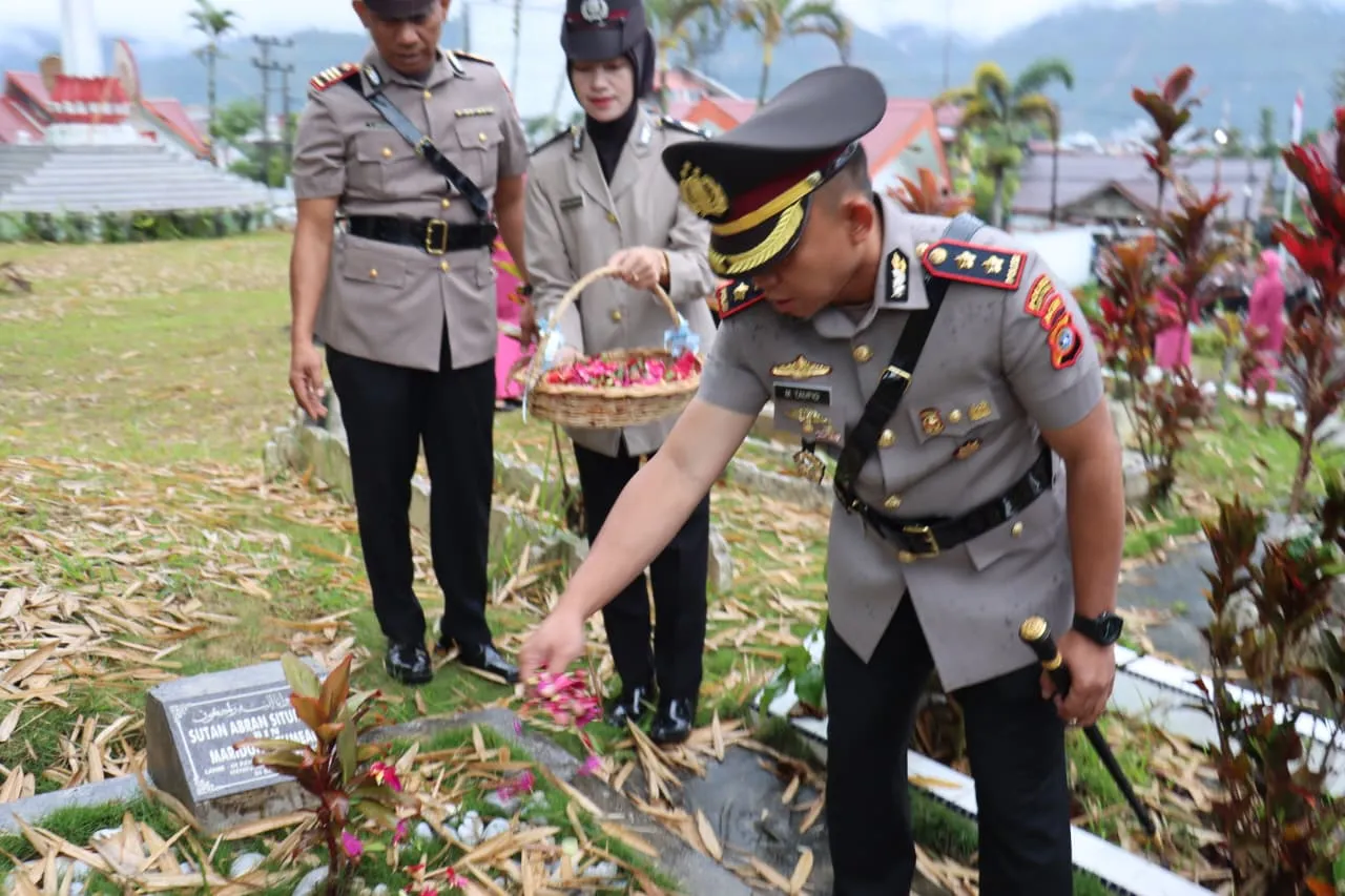 Hari Bhayangkara ke-80, Polres Aceh Tengah dan Bener Meriah Gelar Ziarah Makam Pahlawan Kenang Jasa Pahlawan