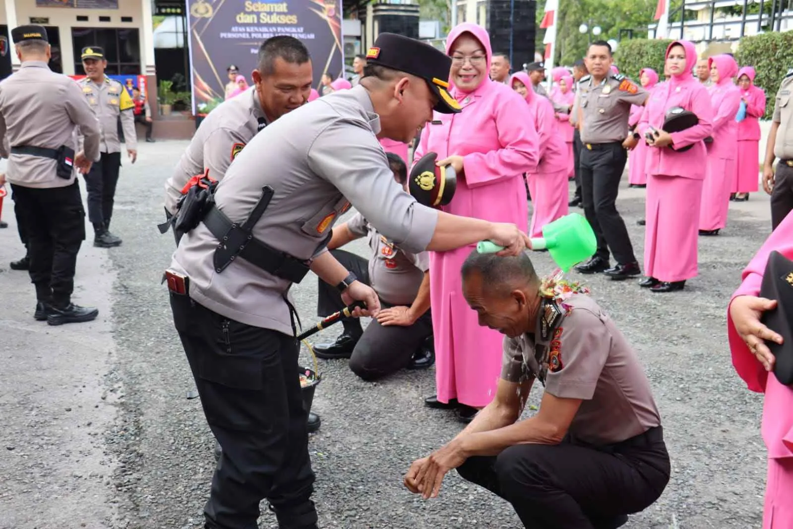 Kapolres Aceh Tengah Pimpin Korp Raport Kenaikan Pangkat 86 Personel, Tekankan Profesionalisme dan Pelayanan Prima
