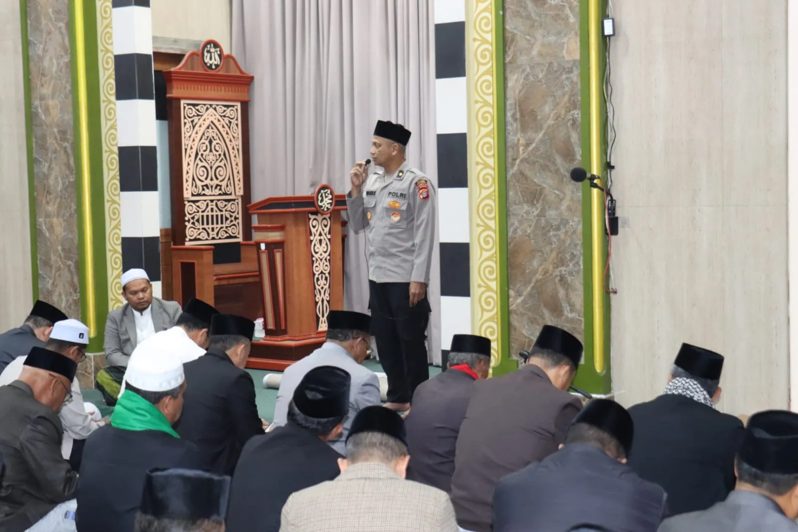 Safari Subuh, Kabag Ren Polres Aceh Tengah Ajak Orang Tua Awasi Anak dan Bijak Bermedia Sosial