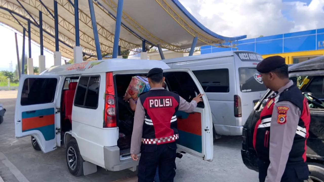 Jaga Kondusifitas, Samapta Polres Aceh Tengah Patroli Toko Emas dan Sejumlah Tempat Strategis
