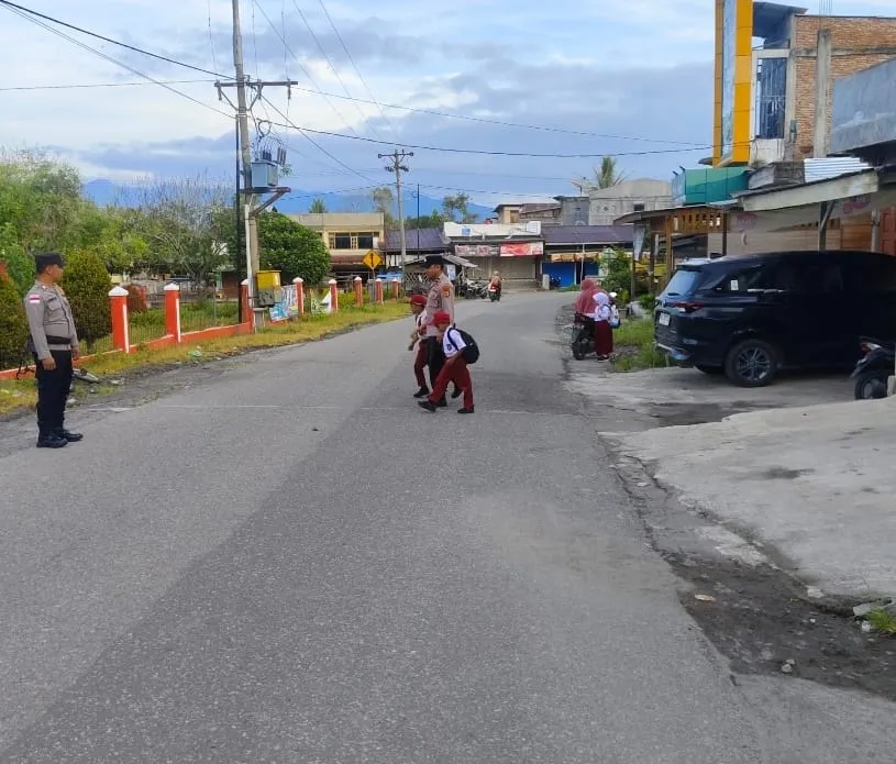 Strong Point Pagi Polsek Ketol, Wujud Nyata Pelayanan untuk Keselamatan Pelajar