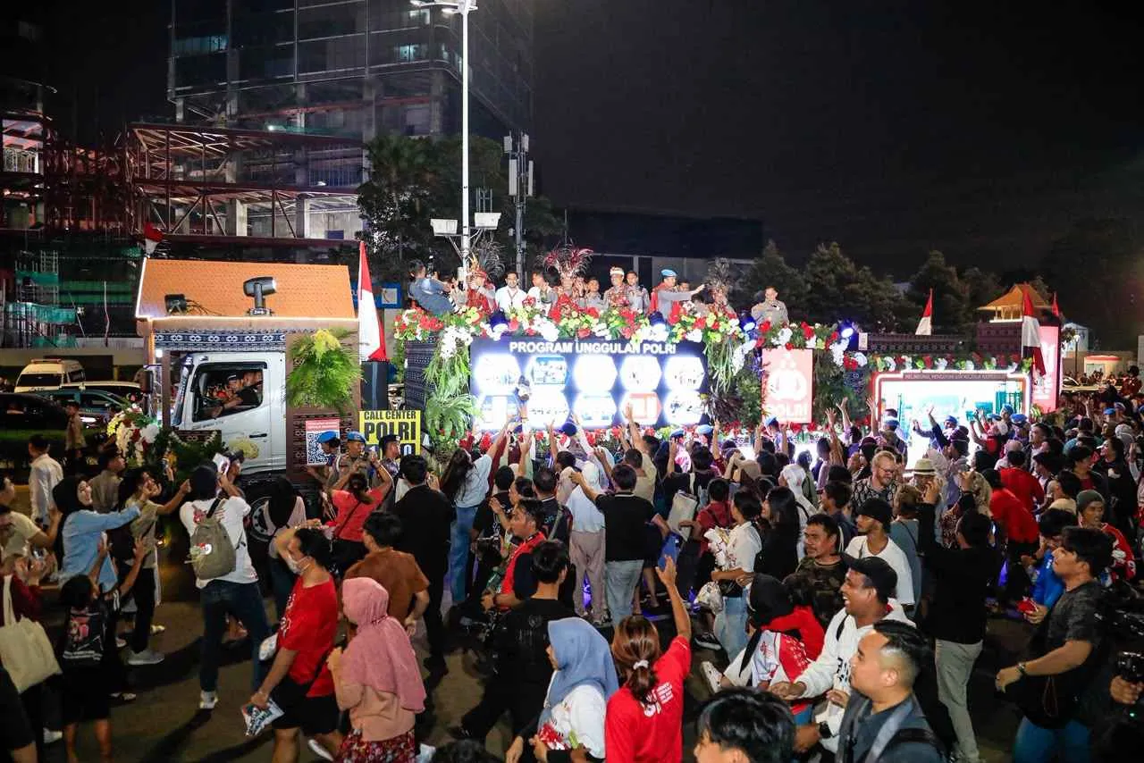 Didukung 367 Ribu Warga, Polri Raih Juara III Karnaval Kemerdekaan HUT RI ke-81, Usung Tema Pesona Sulawesi Utara