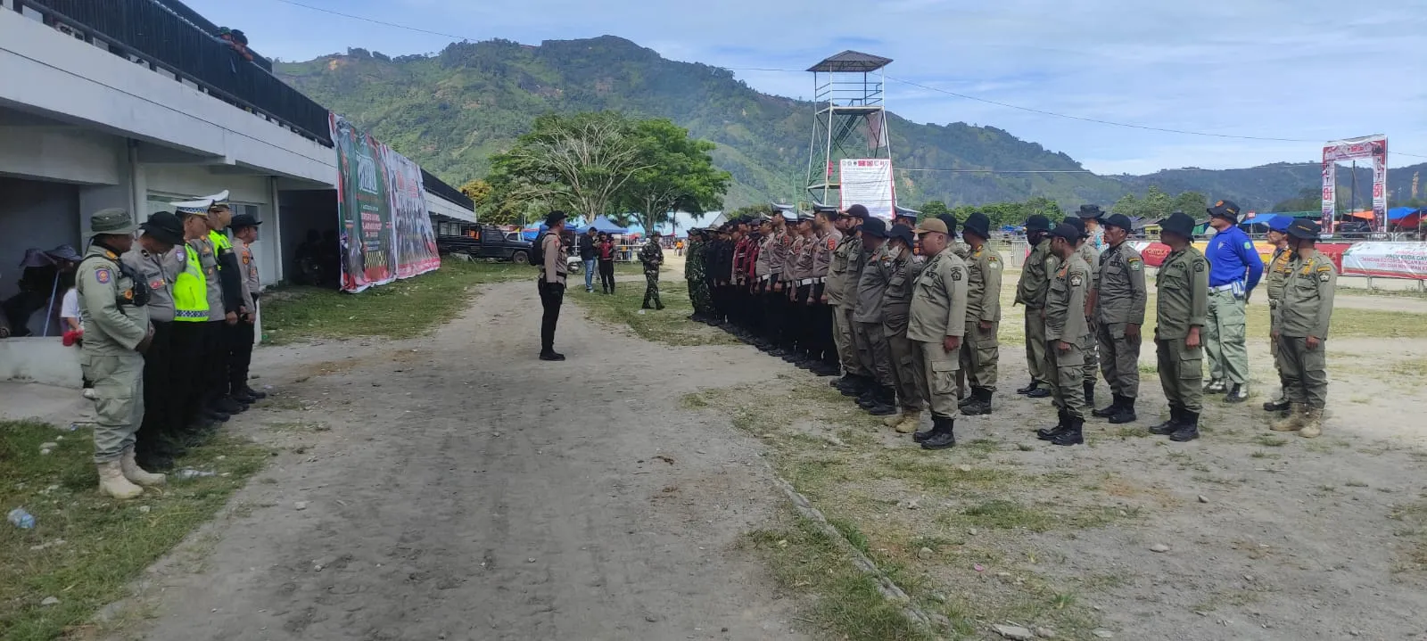 Ribuan Penonton Tumpah ke Arena Pacuan Kuda Gayo, Polisi Perketat Pengamanan Final