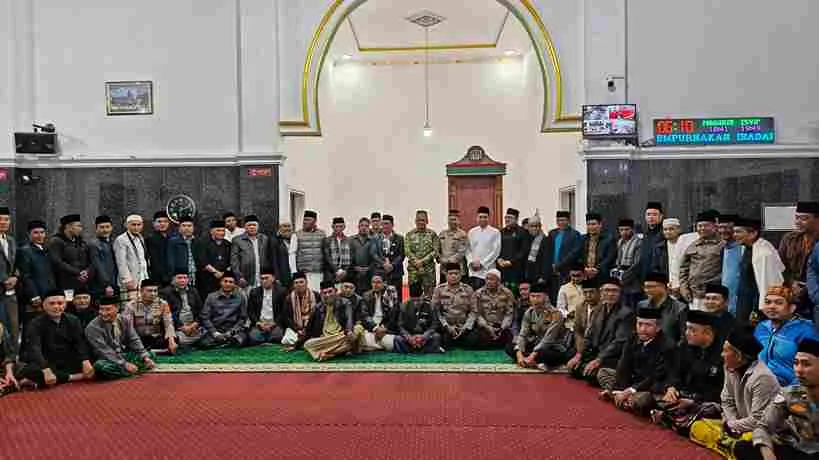 Safari Subuh Rabu Berkah, Kapolsek Bebesen Ajak Warga Perkuat Pengawasan Generasi Muda