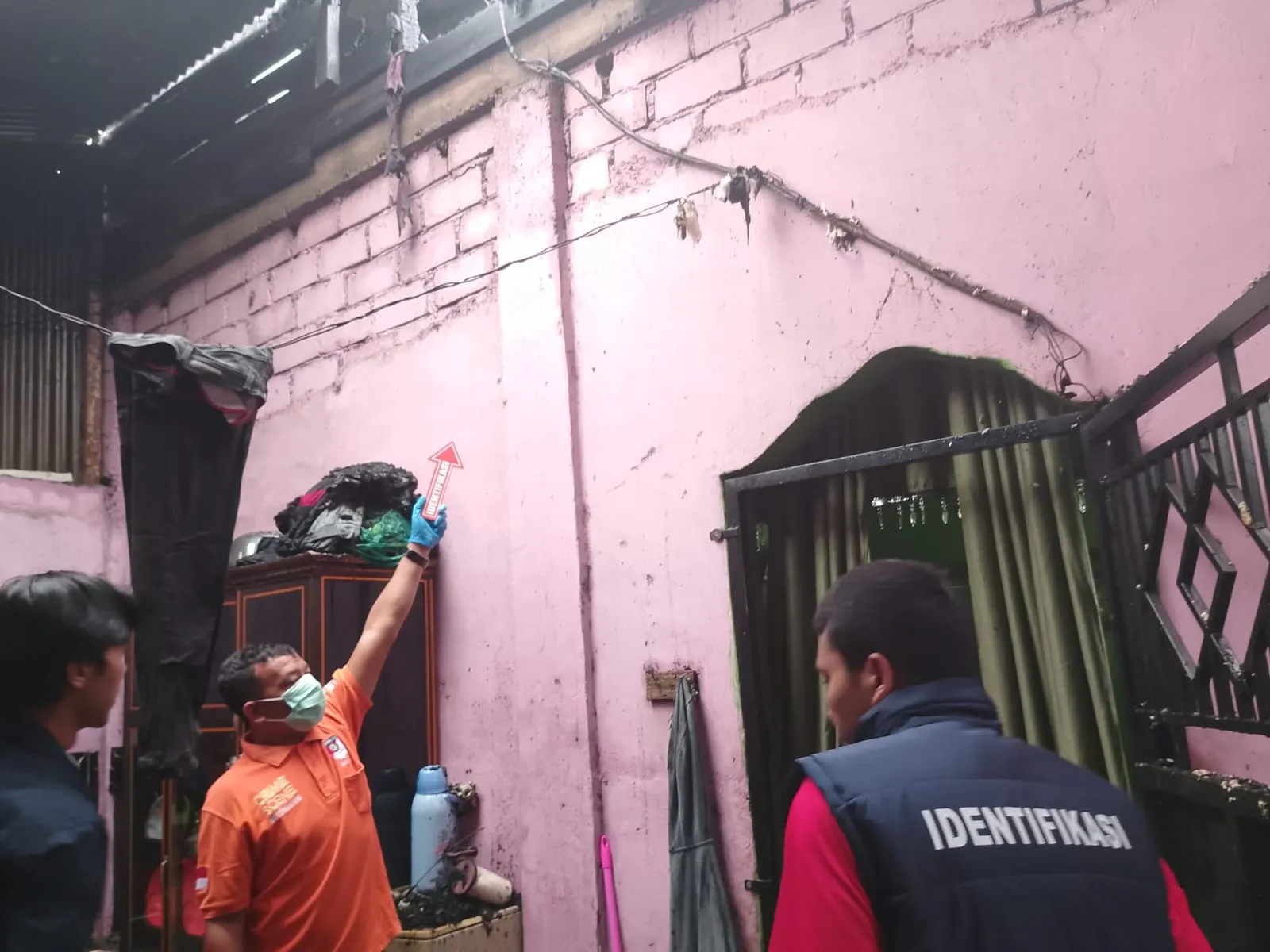 Polisi Gerak Cepat Tangani Kebakaran Rumah Dua Lantai di Bebesen Aceh Tengah