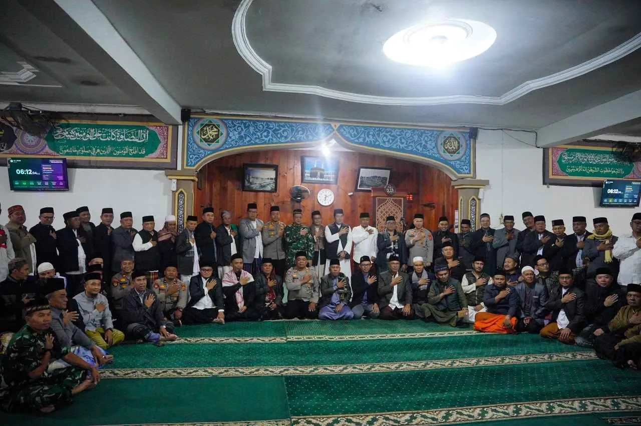 Safari Subuh di Masjid Al-Jihad, Kapolres Aceh Tengah Ajak Warga Jaga Kamtibmas dan Bangkit Pascabencana