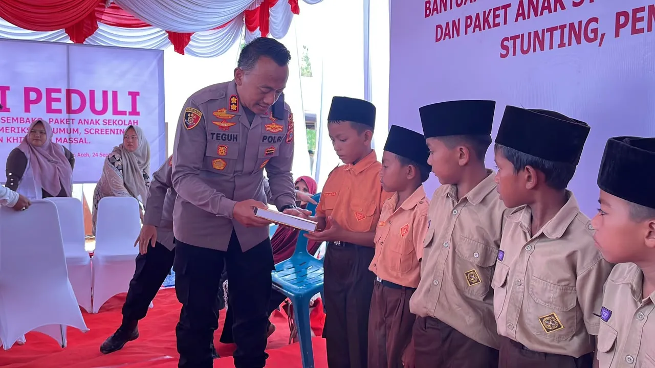 Kapolres Aceh Tengah Salurkan 1000 Paket Sembako Bantuan Ketua Umum Bhayangkari untuk Warga Huntara Linge