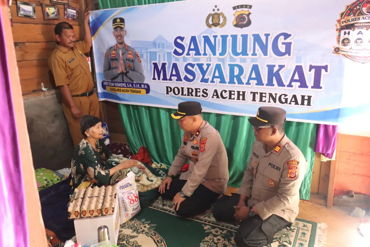 Sanjung Masyarakat, Polres Aceh Tengah Salurkan Sembako dan Jenguk Warga Sakit Menahun