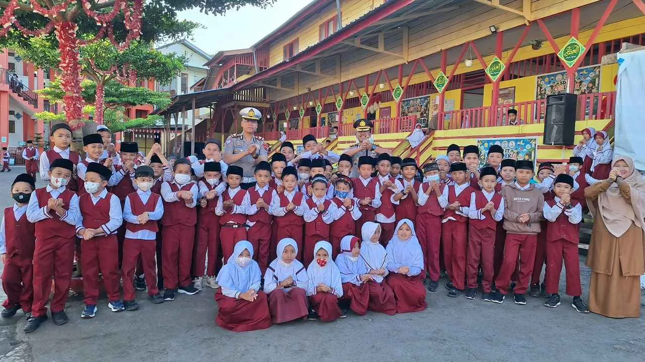 Polri Peduli Pendidikan, Kapolres Aceh Tengah dan Jajaran Hadir di 11 Sekolah, Tanamkan Disiplin dan Cegah Perundungan