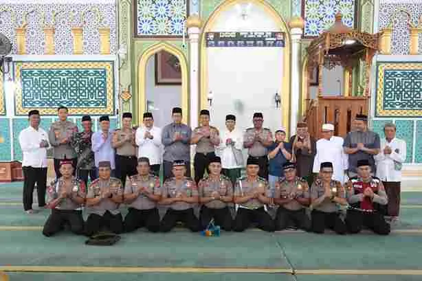 Jumat Keliling di Masjid Ruhama, Kapolres Aceh Tengah Ajak Warga Jaga Alam, Hindari Riba dan Tertib Berlalu Lintas