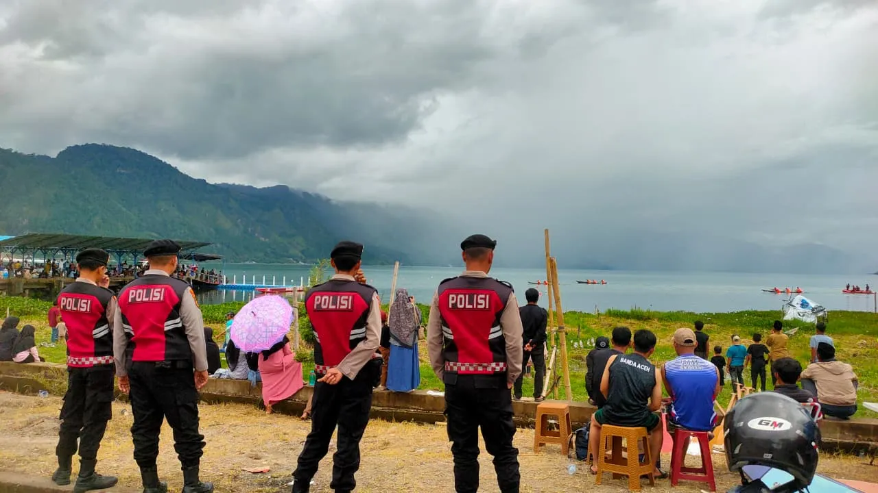Semarak Sumpah Pemuda ke-98, Polres Aceh Tengah Siaga Amankan Adu Cepat Perahu Tradisional