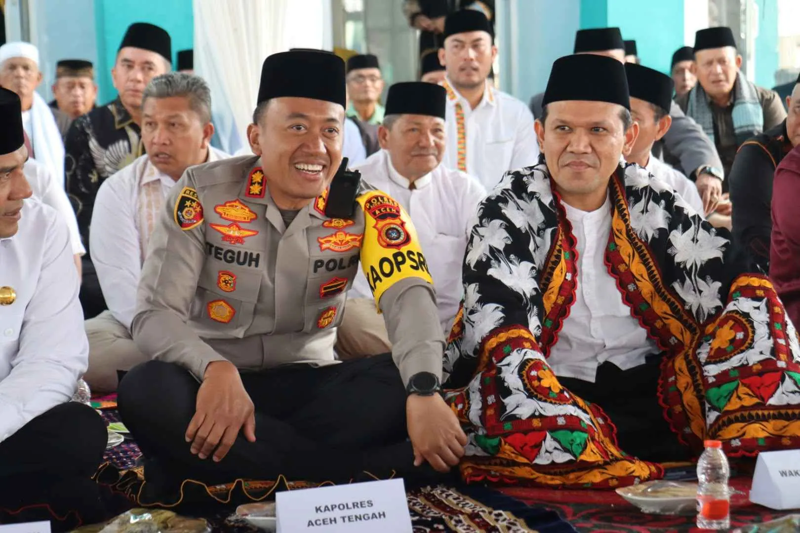 Dampingi Wagub di Masjid Quba, Kapolres Aceh Tengah Peringati Maulid Nabi Bersama Masyarakat