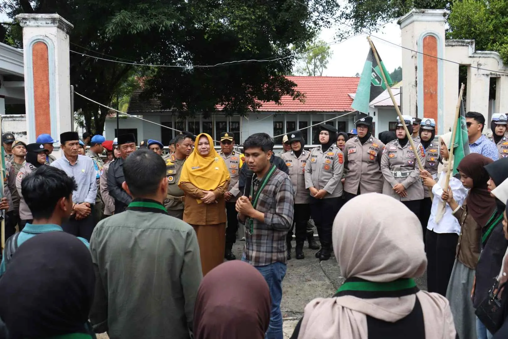 Kawal Aspirasi HMI, Polres Aceh Tengah Kedepankan Pengamanan Humanis