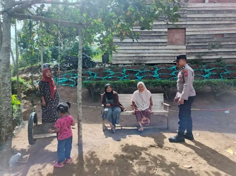 Polisi Hadir Dekat dengan Masyarakat, Polsubsektor Rusip Antara Laksanakan Patroli Humanis