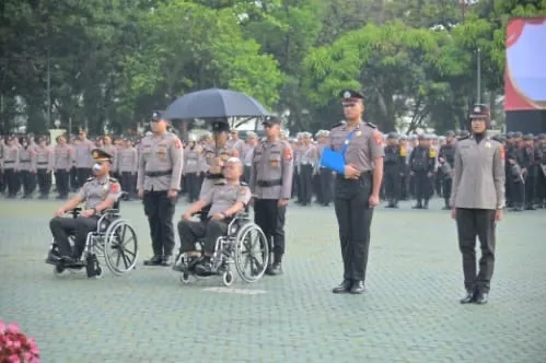 Empat Polisi Polda Jabar Naik Pangkat Luar Biasa atas Dedikasi dan Pengorbanannya