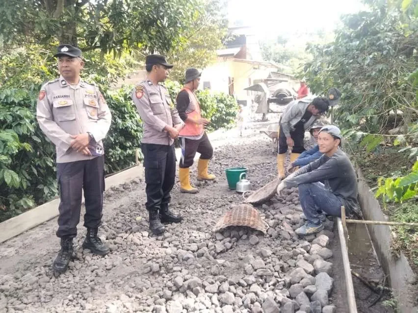 Patroli Sambang Humanis Polsek Silih Nara Perkuat Komunikasi dan Keamanan Masyarakat