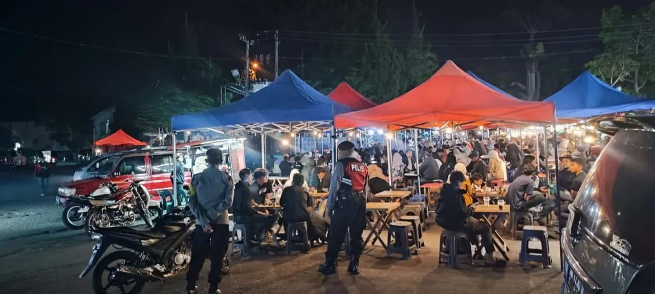 Hadir di Pusat Keramaian dan Tongkrongan, Polsek Lut Tawar Jaga Kamtibmas