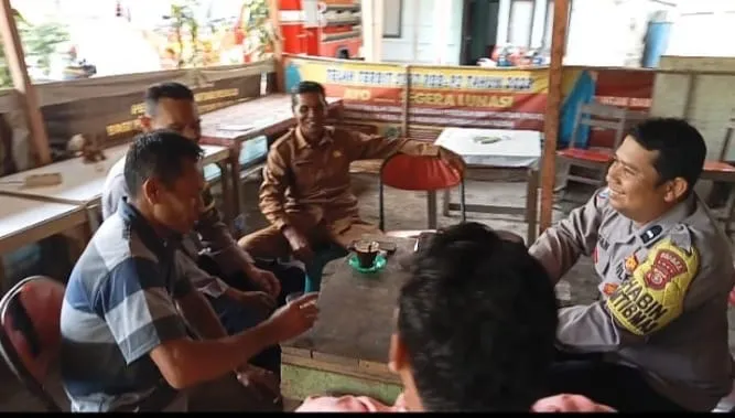 Ngopi Bersama Warga, Polsek Silih Nara Pererat Kedekatan dan Wujudkan Kamtibmas Kondusif